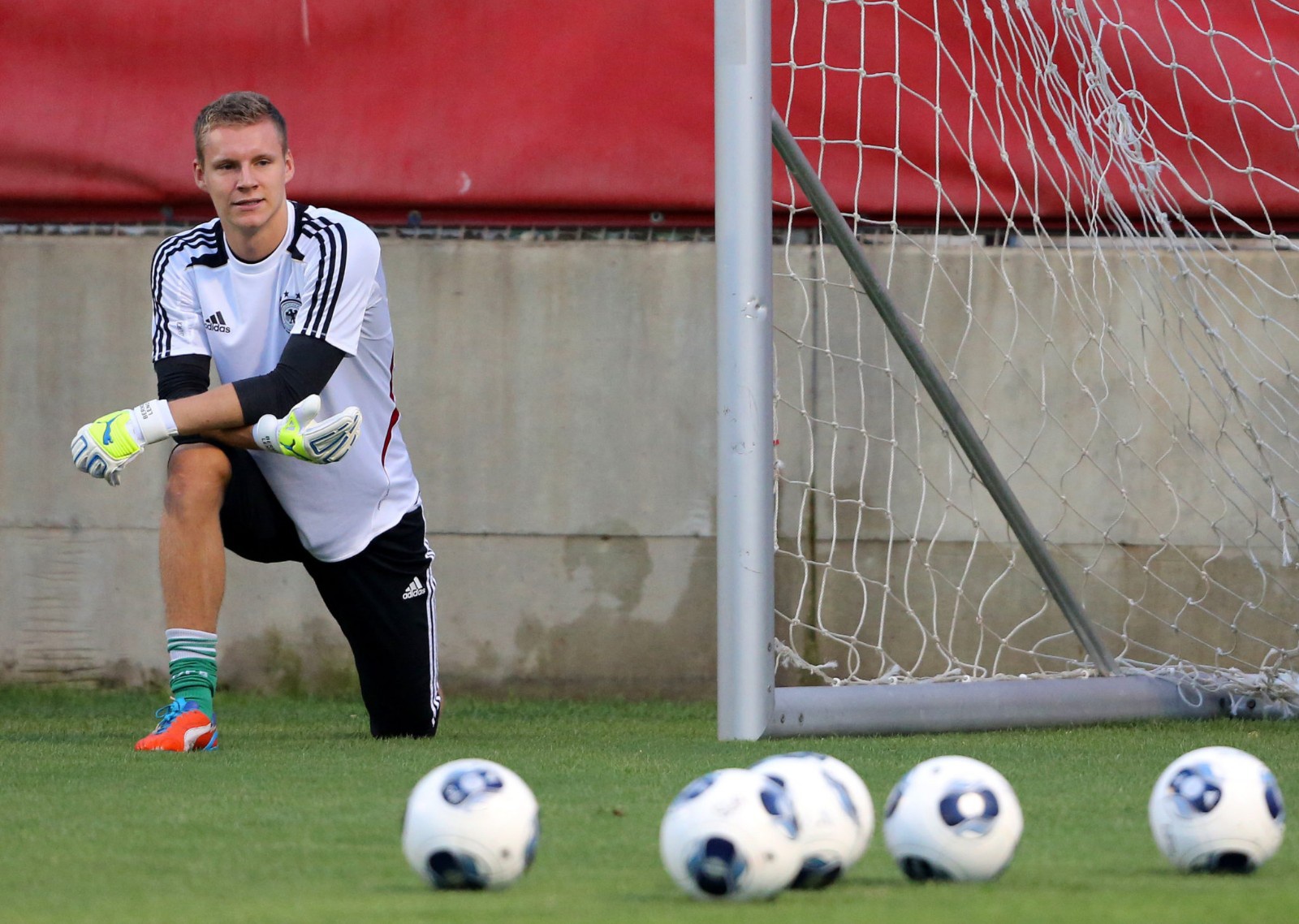 消防泄压口安装